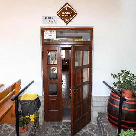 Na Hribu Smještaj na farmi Slap