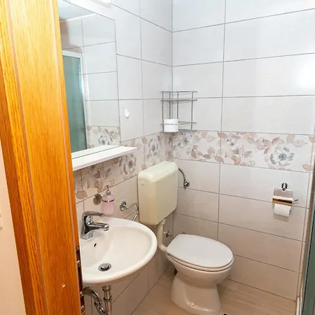 Na Hribu Smještaj na farmi Slap