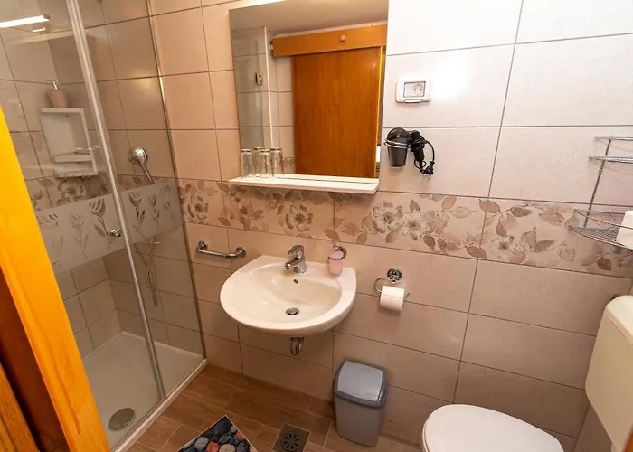 Na Hribu Bivanje na kmetiji *